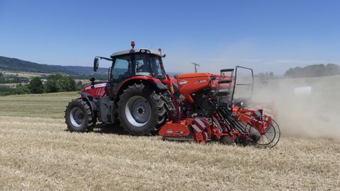 Le Kuhn Sitera, un semoir avec trois éléments semeurs Le Kuhn Sitera, un semoir avec trois éléments semeurs