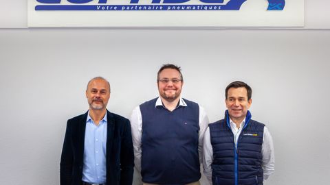 De gauche à droite Yannick Thierry, directeur des achats de Copadex, Hubert Plouchart, directeur des ventes de Starco en France, Bruno Clairay, p.d.g. de Copadex. De gauche à droite Yannick Thierry, directeur des achats de Copadex, Hubert Plouchart, directeur des ventes de Starco en France, Bruno Clairay, p.d.g. de Copadex.