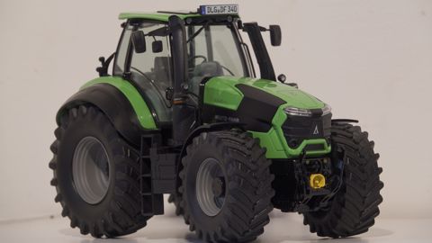 Un gros Deutz-Fahr chez Schuco Un gros Deutz-Fahr chez Schuco