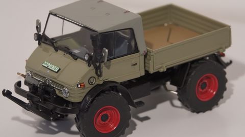 L'Unimog de weise-toys se décapote L'Unimog de weise-toys se décapote