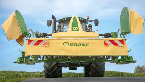 Une faucheuse frontale Krone plus large que la normale ? Une faucheuse frontale Krone plus large que la normale ?