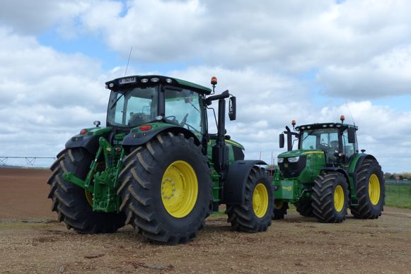 John Deere 6175R AutoPowr VS 6175R DirectDrive : Les Mesures