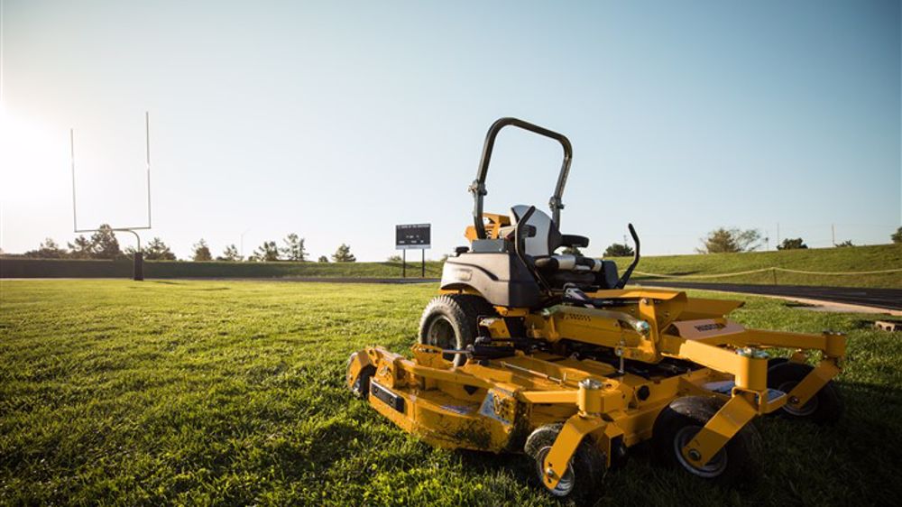 L'Hustler Super 104 tond sur 264 cm