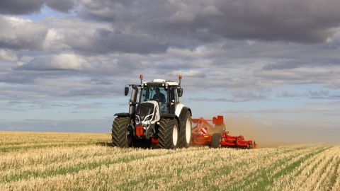 Essai Valtra Direct T214 : Confort "Unlimited" Essai Valtra Direct T214 : Confort "Unlimited"