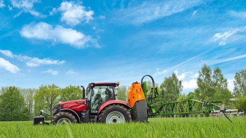 Nouveau pulvérisateur porté UF 1302 Nouveau pulvérisateur porté UF 1302