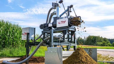 Le séparateur de phases Fliegl affiche un débit horaire de 20 ou 25 m3 selon le type de lisier. Le séparateur de phases Fliegl affiche un débit horaire de 20 ou 25 m3 selon le type de lisier.