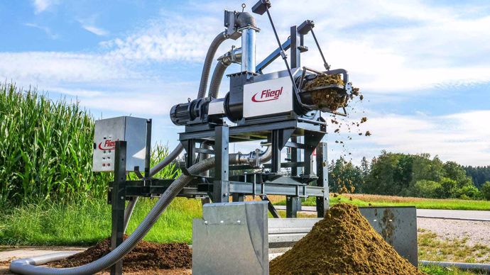 Le séparateur de phases Fliegl affiche un débit horaire de 20 ou 25 m3 selon le type de lisier. Le séparateur de phases Fliegl affiche un débit horaire de 20 ou 25 m3 selon le type de lisier.