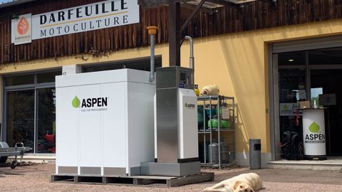 La station Aspen Fuels est opérationnelle en ce début juin au magasin de Marsac-sur-l'Isle de Darfeuille Motoculture. La station Aspen Fuels est opérationnelle en ce début juin au magasin de Marsac-sur-l'Isle de Darfeuille Motoculture.