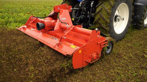 La fraise EL 162-300 Biomulch de Kuhn décompose le couvert végétal La fraise EL 162-300 Biomulch de Kuhn décompose le couvert végétal