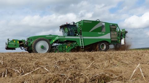 Pouchain PAP : L'arracheuse automotrice à pommes de terre redessinée Pouchain PAP : L'arracheuse automotrice à pommes de terre redessinée