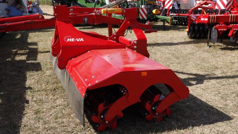 He-Va détruit les couverts avec son Top Cutter He-Va détruit les couverts avec son Top Cutter