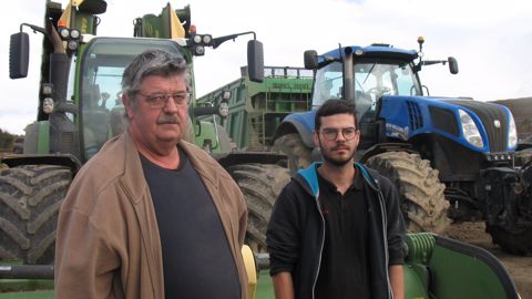 Pascal Suzanne et son fils Mathieu se sont équipés de boîtiers et de pastilles Bluetooth Karnott pour améliorer la gestion du parc de matériels de la SARL Suzanne. Pascal Suzanne et son fils Mathieu se sont équipés de boîtiers et de pastilles Bluetooth Karnott pour améliorer la gestion du parc de matériels de la SARL Suzanne.