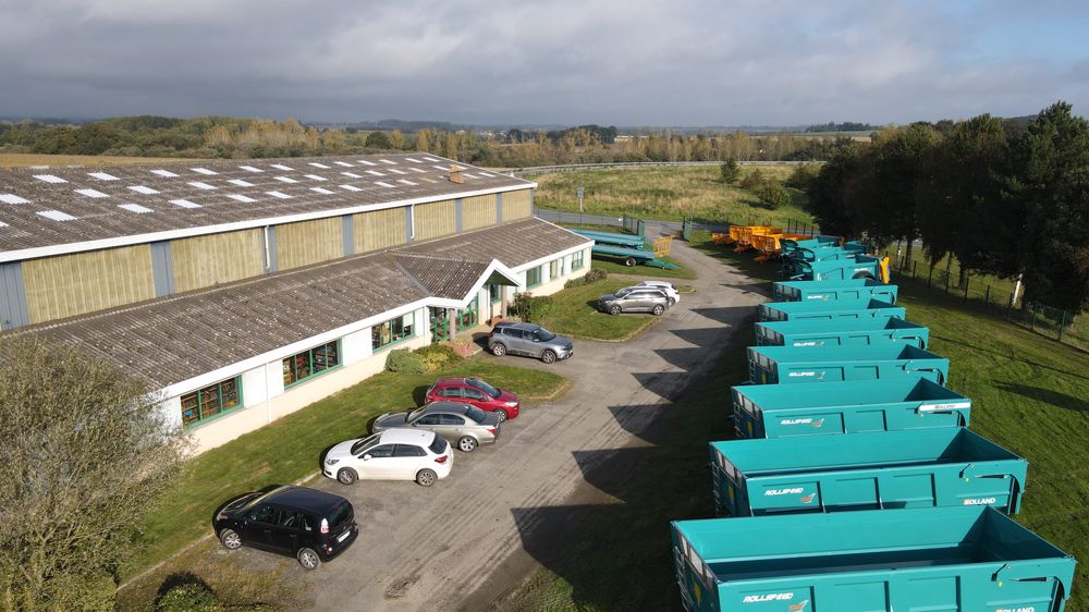 Rolland fusionne ses deux filiales de distribution Rolland fusionne ses deux filiales de distribution