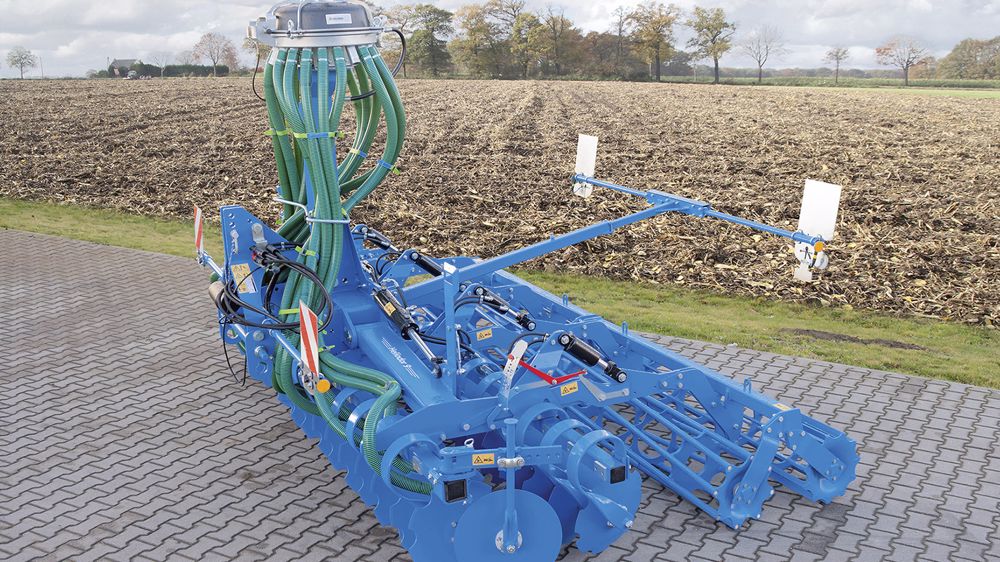 Le déchaumeur Lemken Heliodor reçoit le kit broyeur-répartiteur DosiMat DMX Le déchaumeur Lemken Heliodor reçoit le kit broyeur-répartiteur DosiMat DMX