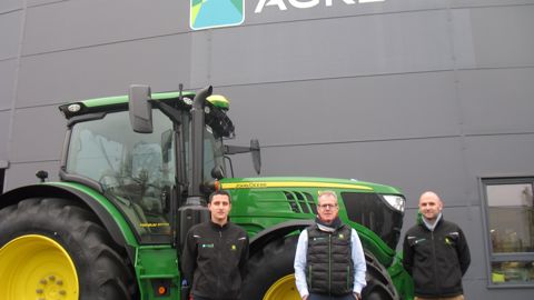 De gauche à droite : Guillaume Pageaud, responsable du département Agréom Connect, Yann Le Goff, directeur général d’Agréom, et François Froger, directeur commercial d’Agréom. De gauche à droite : Guillaume Pageaud, responsable du département Agréom Connect, Yann Le Goff, directeur général d’Agréom, et François Froger, directeur commercial d’Agréom.