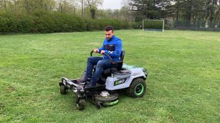 [VIDEO] Ça tourne avec la zéro-turn Z6 d'Ego