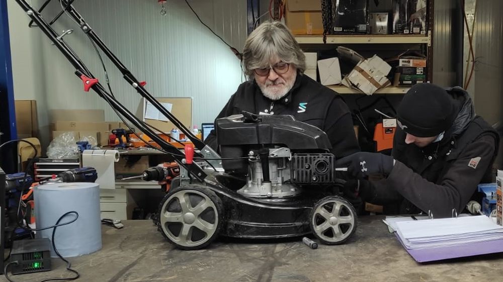 Reconditionnement des machines pour parcs et jardins chez Swap Europe.