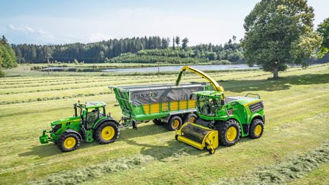 Plus de puissance dans les ensileuses séries 8000 et 9000 de John Deere Plus de puissance dans les ensileuses séries 8000 et 9000 de John Deere