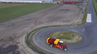 Une piste d’essai pour les arracheuses automotrices Grimme Une piste d’essai pour les arracheuses automotrices Grimme