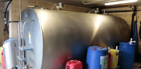 À part sa banque de glace, le tank est d’apparence tout à fait normale. Il est impossible de deviner la présence d’une double paroi dans laquelle a lieu l’aspersion d’eau glacée. © G. Baron/GFA