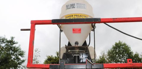 Le prototype est équipé d’une rampe de 12 m avec une trémie à chaque bout. © I. Lejas
