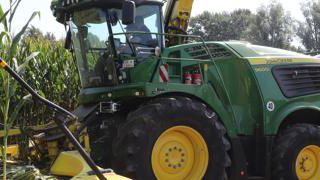 John Deere dévoile ses ensileuses 9500 et 9600 John Deere dévoile ses ensileuses 9500 et 9600