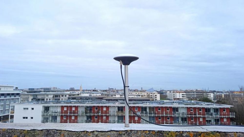 Un tutoriel gratuit pour construire sa balise RTK à moindres frais