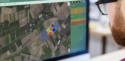 La solution de Rauch offre une évaluation des risques à la parcelle, en se basant notamment sur les mesures satellitaires Sentinel-1 et les stations météo. © Rauch