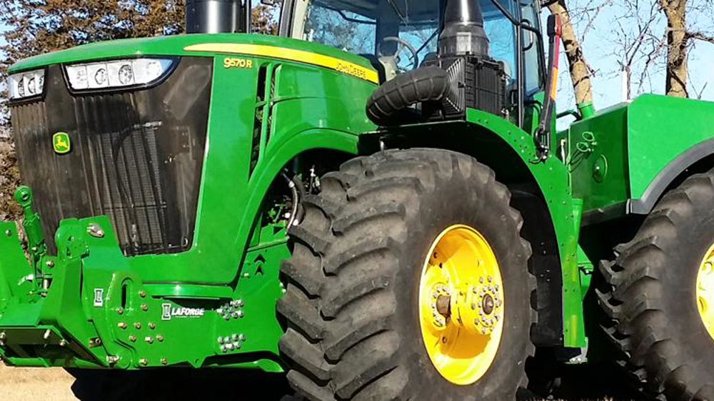 Repliage hydraulique du relevage avant