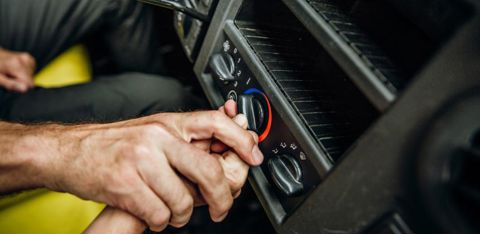Le nouveau système de chauffage intègre une climatisation et le dégivrage du pare-brise.