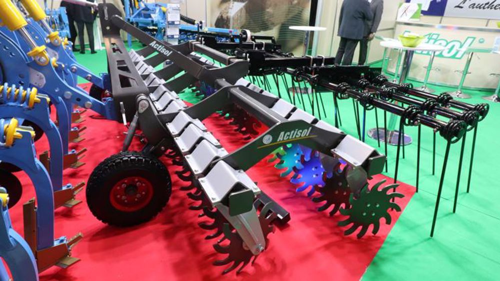 Un outil pour travailler superficiellement