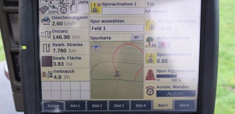 Case IH et New Holland avaient déjà le demi-tour automatisé sur la version antérieure de leur terminal. Cette possibilité existe toujours sur le nouvel écran. © Top Agrar