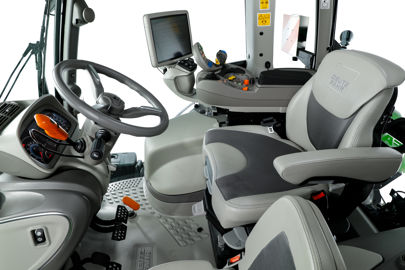 © Deutz/8 Series studio pictures