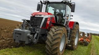 Le tracteur Massey Ferguson 8S.305 est équipé en standard de la transmission à variation continue Dyna-VT. © Massey Ferguson Le tracteur Massey Ferguson 8S.305 est équipé en standard de la transmission à variation continue Dyna-VT. © Massey Ferguson