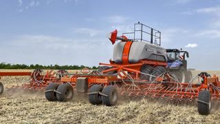 Le semoir Espro RT 12000 Kuhn est équipé d’un disque ouvreur suivi de l’élément semeur Crossflex. © Kuhn Le semoir Espro RT 12000 Kuhn est équipé d’un disque ouvreur suivi de l’élément semeur Crossflex. © Kuhn