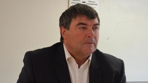 Michel Masson, le président de la chambre d’agriculture du Loiret, annonce que la chambre d’agriculture du Loiret mobilisera 500 000 à 600 000 € lors d’une conférence de presse après la réunion de concertation avec les organisations agricoles et les services de l’État, le 5 août 2016 à Orléans (Loiret).© A. Richard Michel Masson, le président de la chambre d’agriculture du Loiret, annonce que la chambre d’agriculture du Loiret mobilisera 500 000 à 600 000 € lors d’une conférence de presse après la réunion de concertation avec les organisations agricoles et les services de l’État, le 5 août 2016 à Orléans (Loiret).© A. Richard
