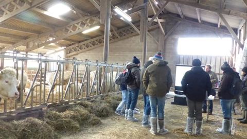 Visite et ateliers au Gaec Domaine du Château à Blot-l’Église. (63). © V. Scarlakens/GFA