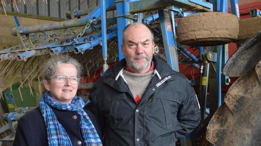 Anne et Christophe Chanet, agriculteurs bio à Tremblay-les-Villages (Eure-et-Loir). © Aude Richard