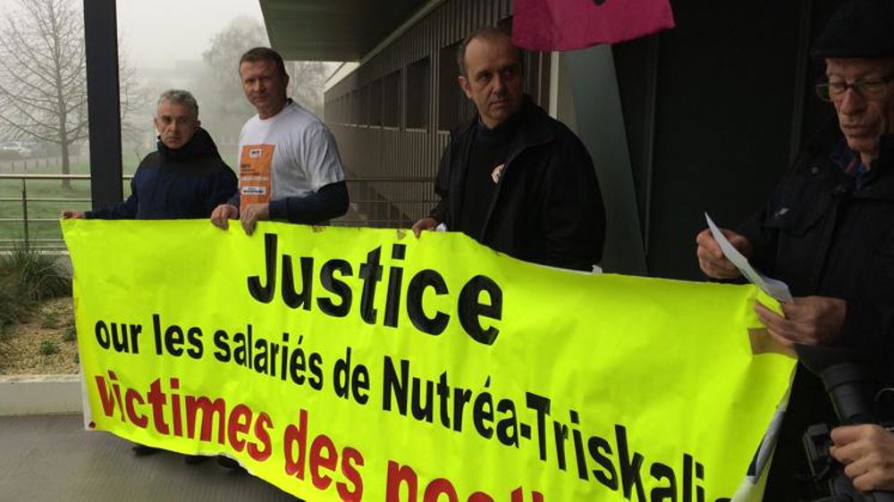 Les académiciens accueillis par des phyto-victimes 