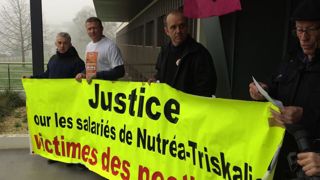 Les académiciens accueillis par des phyto-victimes Les académiciens accueillis par des phyto-victimes
