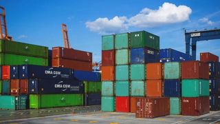 Le coronavirus fait chuter les exportations françaises Le coronavirus fait chuter les exportations françaises