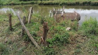 Des antispécistes détruisent des cabanes de chasse Des antispécistes détruisent des cabanes de chasse