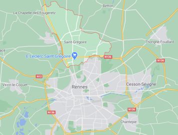 Le taurillon était dans un champ clôturé à 3 kilomètres environ du centre-ville de la commune de Saint-Grégoire, au nord de Rennes. © Google Maps