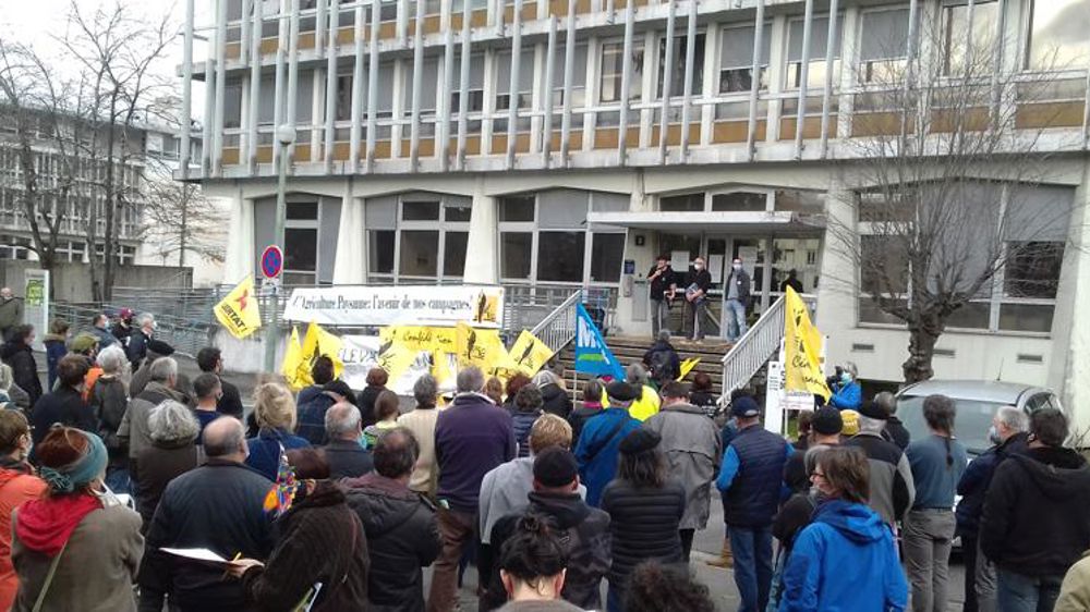 Le Modef et la Confédération paysanne défendent l’élevage de plein air