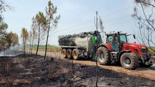 Quand les agriculteurs prêtent main-forte aux pompiers Quand les agriculteurs prêtent main-forte aux pompiers