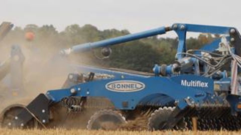 Une machine compacte et sans fioriture Une machine compacte et sans fioriture