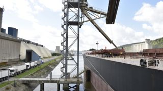 Selon les données fournies par le Centre de coordination conjointe d'Istanbul, seulement 36 % des céréales ukrainiennes sont à destination des pays de l'Union européenne. Selon les données fournies par le Centre de coordination conjointe d'Istanbul, seulement 36 % des céréales ukrainiennes sont à destination des pays de l'Union européenne.