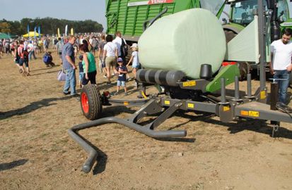 Rollector 130 enrubanne des balles de 0,90 m à 1,30 m l.coassin