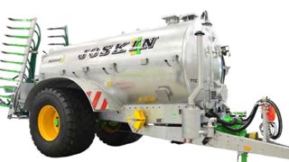 Une tonne de 11 000 litres à 35 000 € HT Une tonne de 11 000 litres à 35 000 € HT