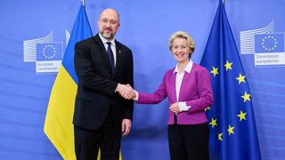 L’Union européenne accorde 500 millions d’euros d’aide à l’Ukraine L’Union européenne accorde 500 millions d’euros d’aide à l’Ukraine